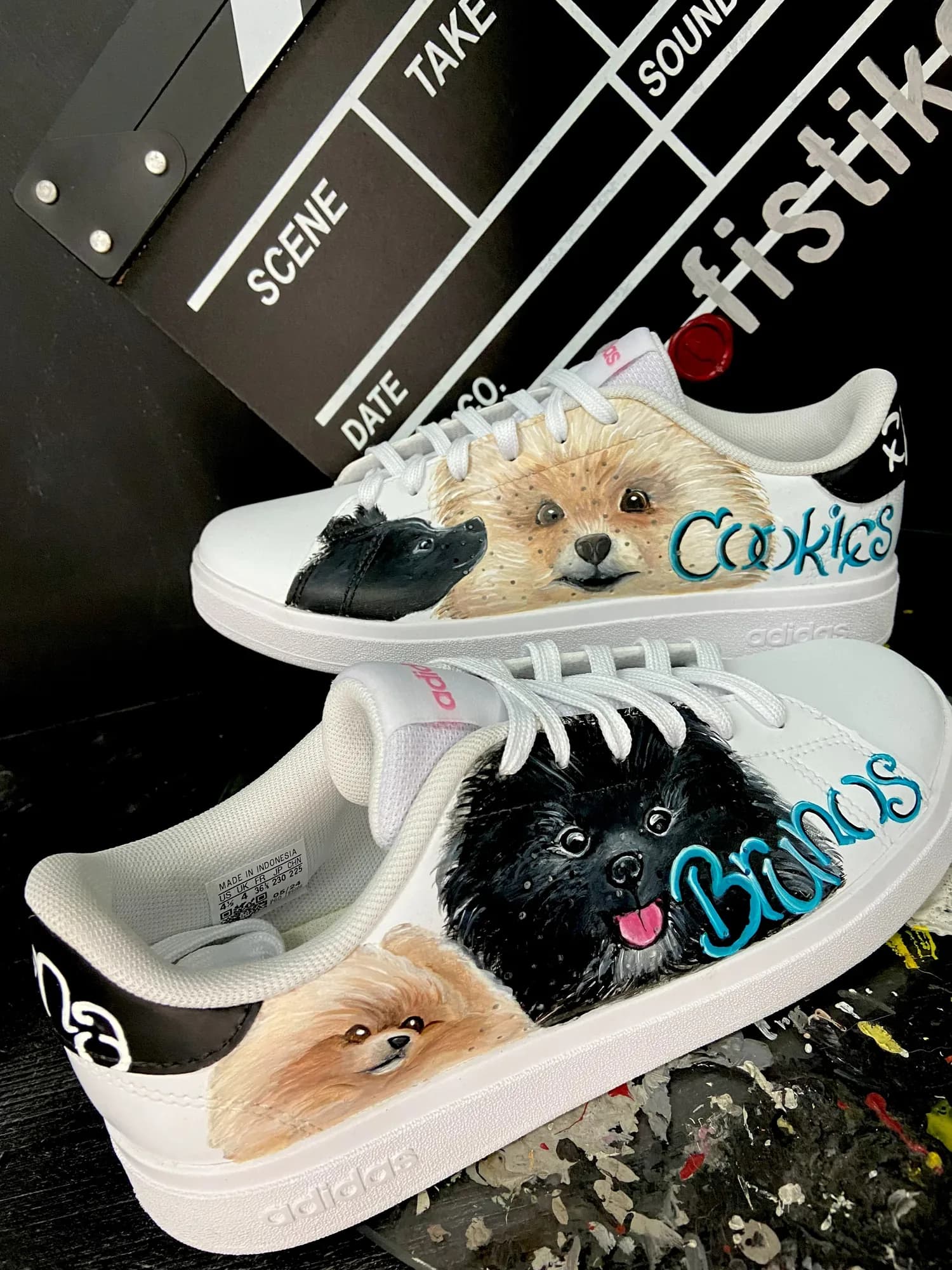 Λευκά sneakers με ζωγραφισμένα σκυλάκια ράτσας Πομεράνιαν